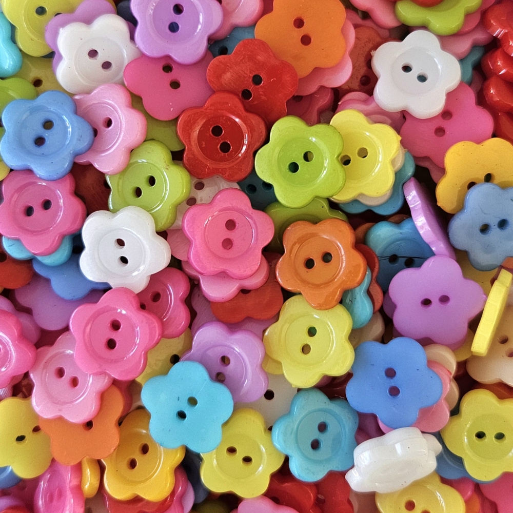 Knapper til klær og strikket plagg Søte Rosa Blomster - by Fie